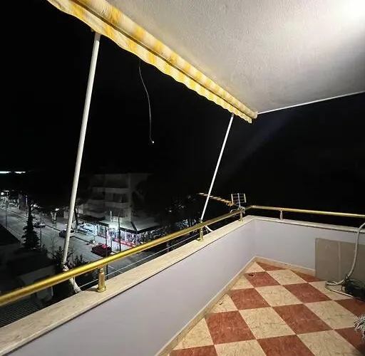 Lovely By The Seaside Apartament Golem (Tirana)