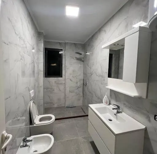 Lovely By The Seaside Apartament Golem (Tirana)